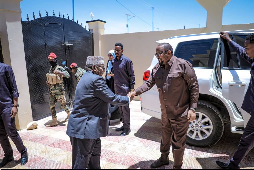 Madaxweynaha Dowladda Waqooyi Bari Soomaaliya, Mudane Cabdiqaadir Axmed Aw Cali, ayaa kormeer shaqo ku yimid Wasaaradda Arrimaha Gudaha Federaalka iyo Dib-u-heshiisiinta